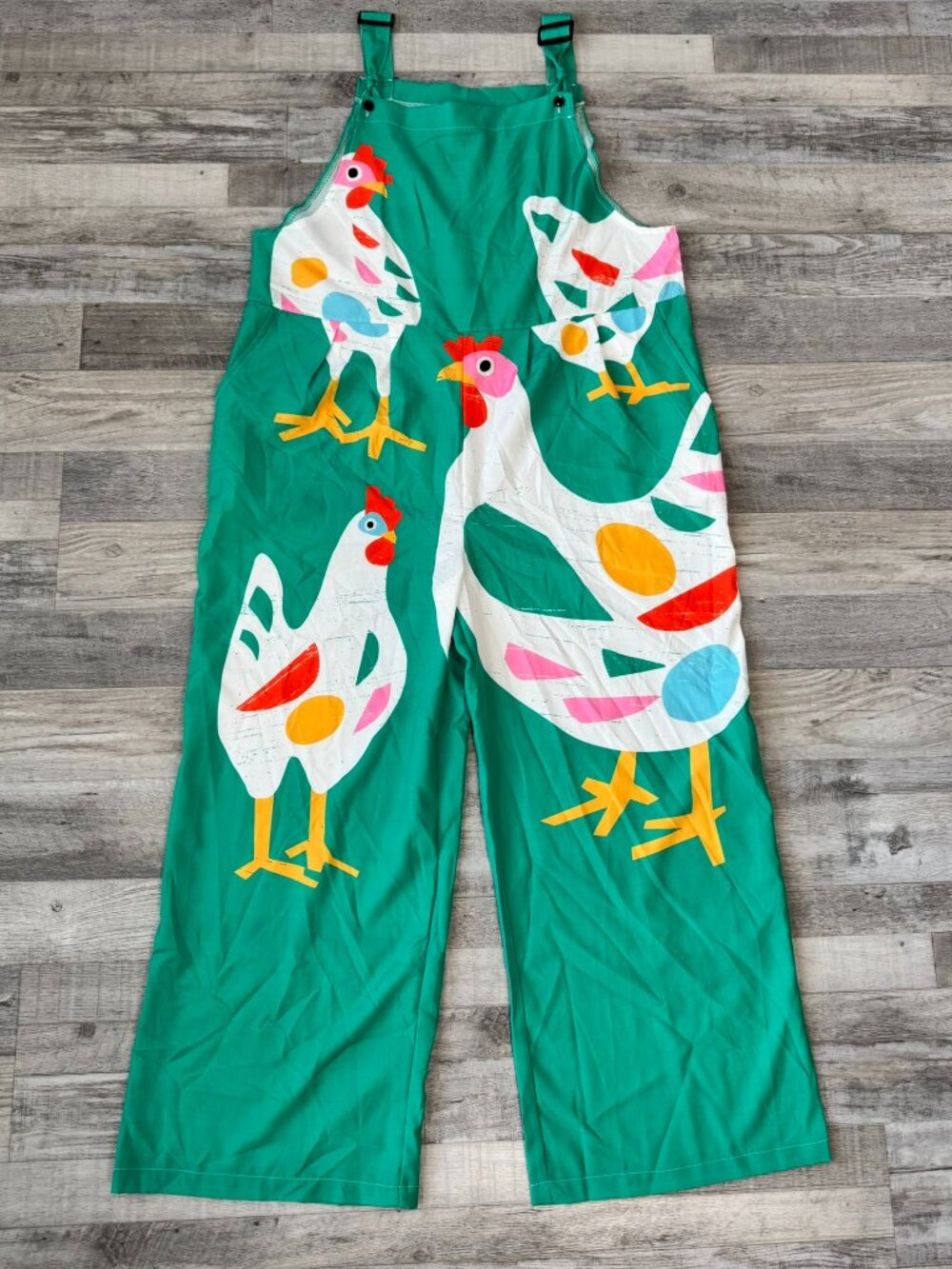 Green funky chicken print lightweight overalls adjustable whimsical Medium E17